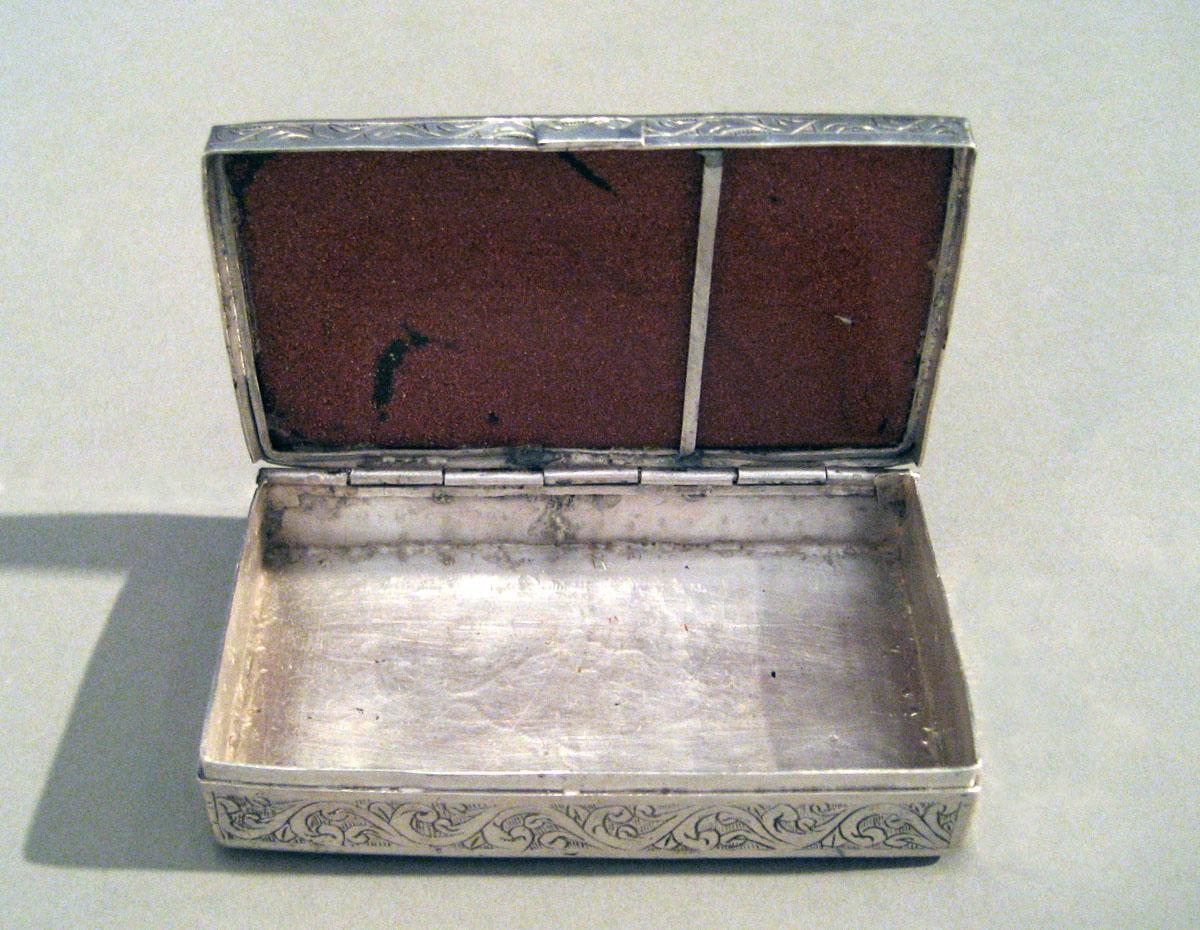 1958.2937 Silver Box interior