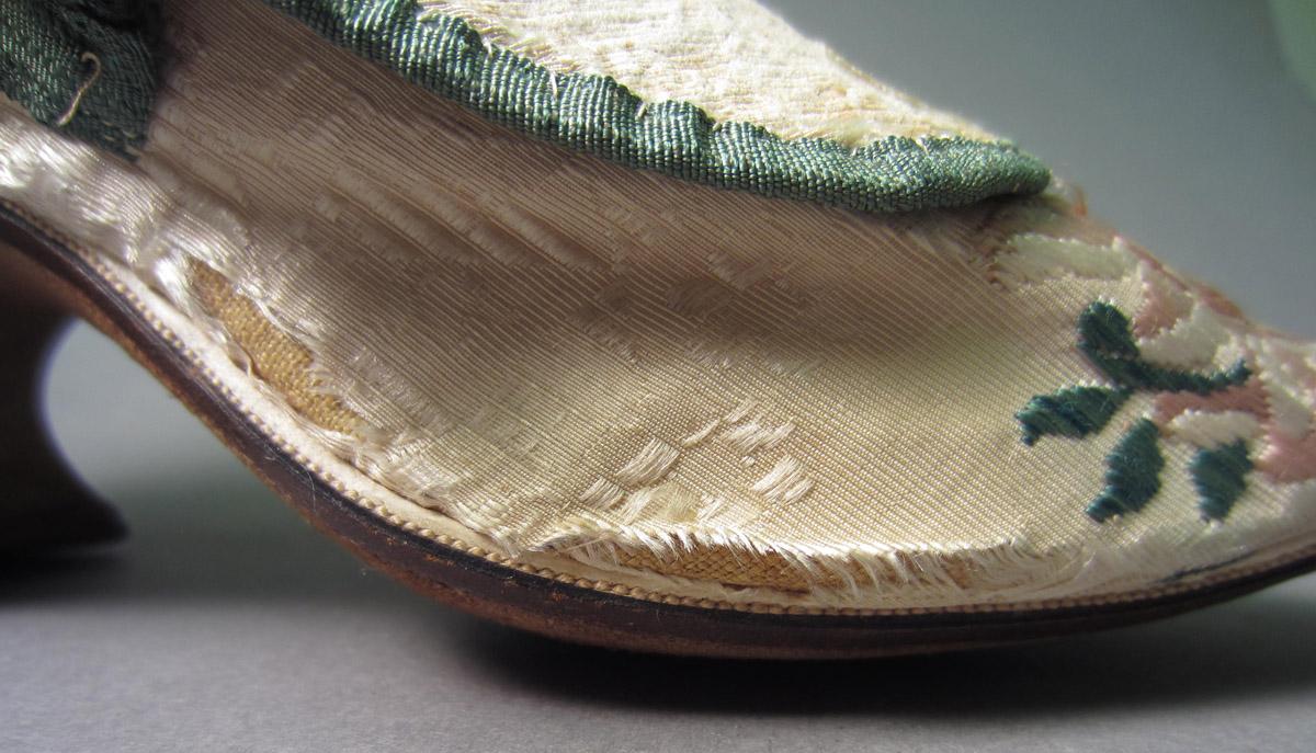 1958.2944 B Shoe, Lining