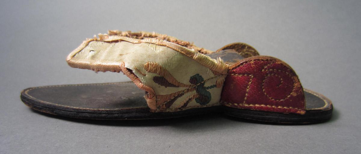 1958.2944 C Clog, View 2