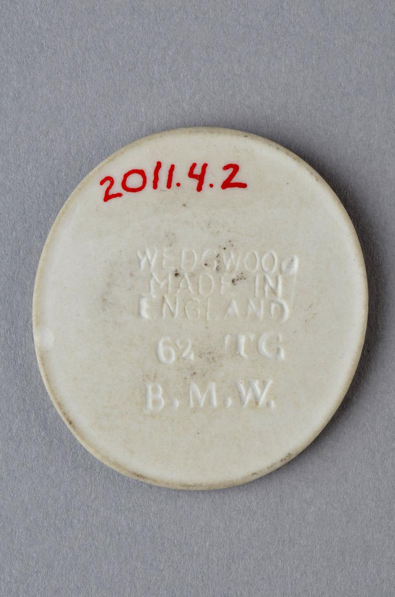 2011.0004.002 Medallion, view 4, reverse