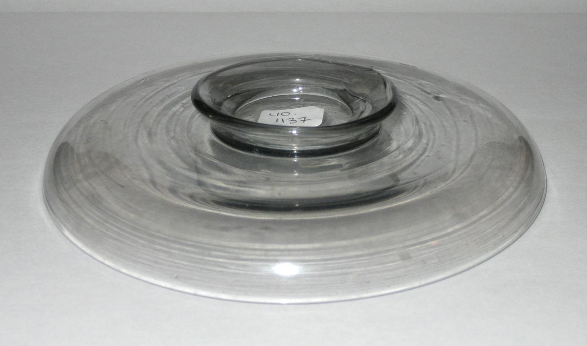 2010.0043 Dish or stand view 2
