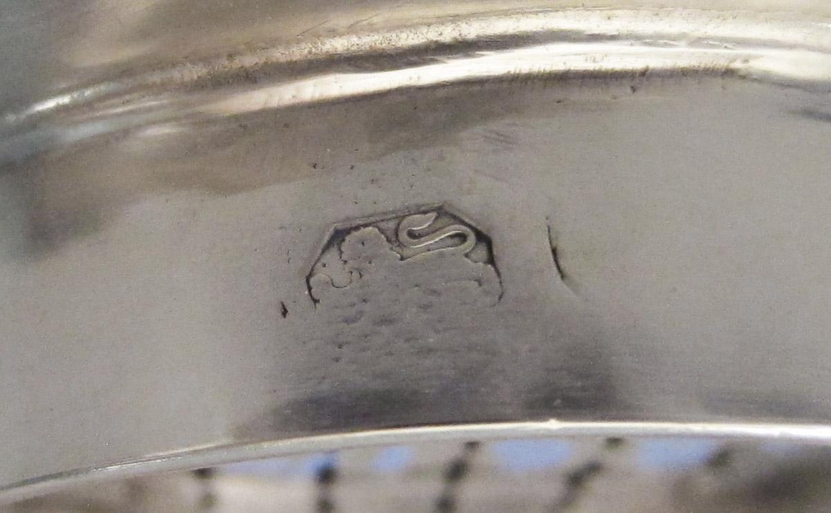 1958.2956 Inkstand, I Lid, mark