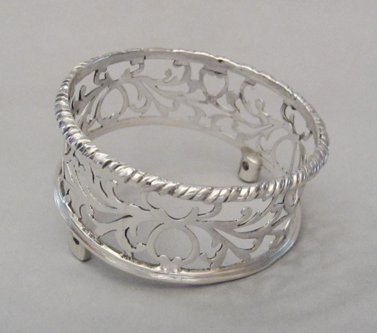 1958.2956 Inkstand, G Guard ring