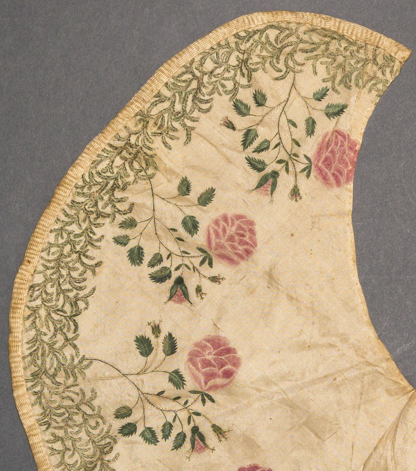 1958.2962 Collar, detail 1