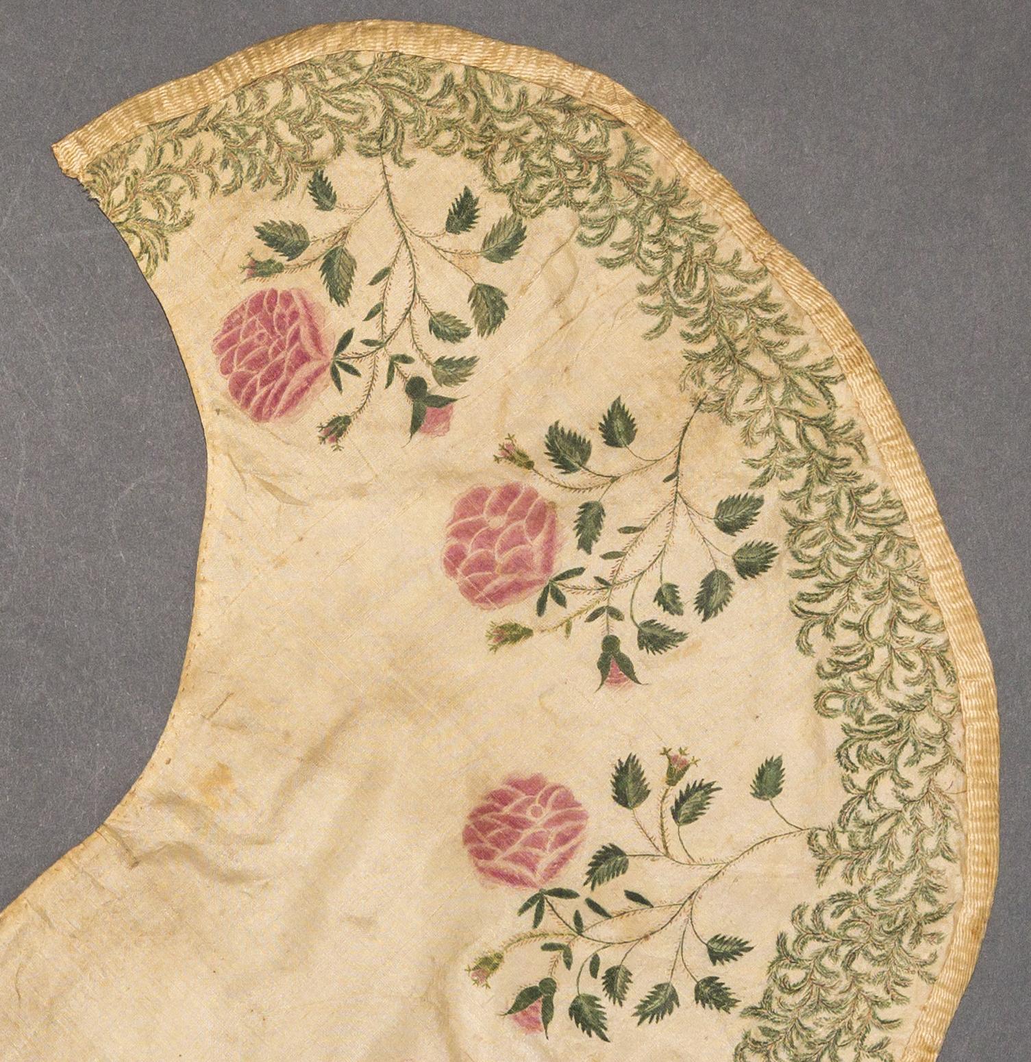 1958.2962 Collar, detail 4