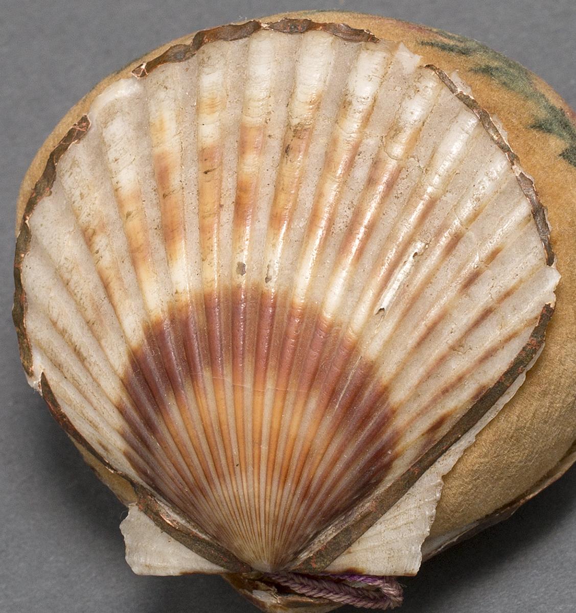 1958.2965 Pincushion, Top Detail