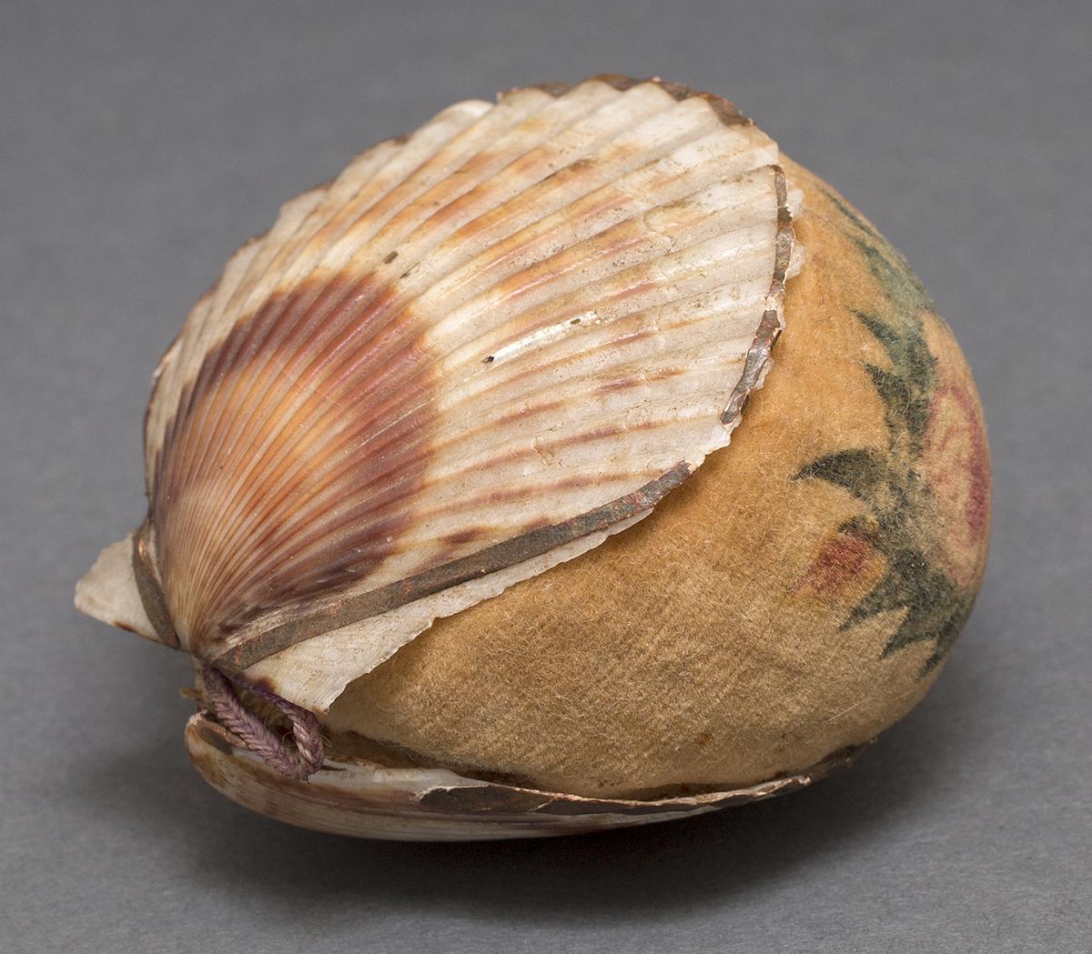 1958.2965 Pincushion, Side