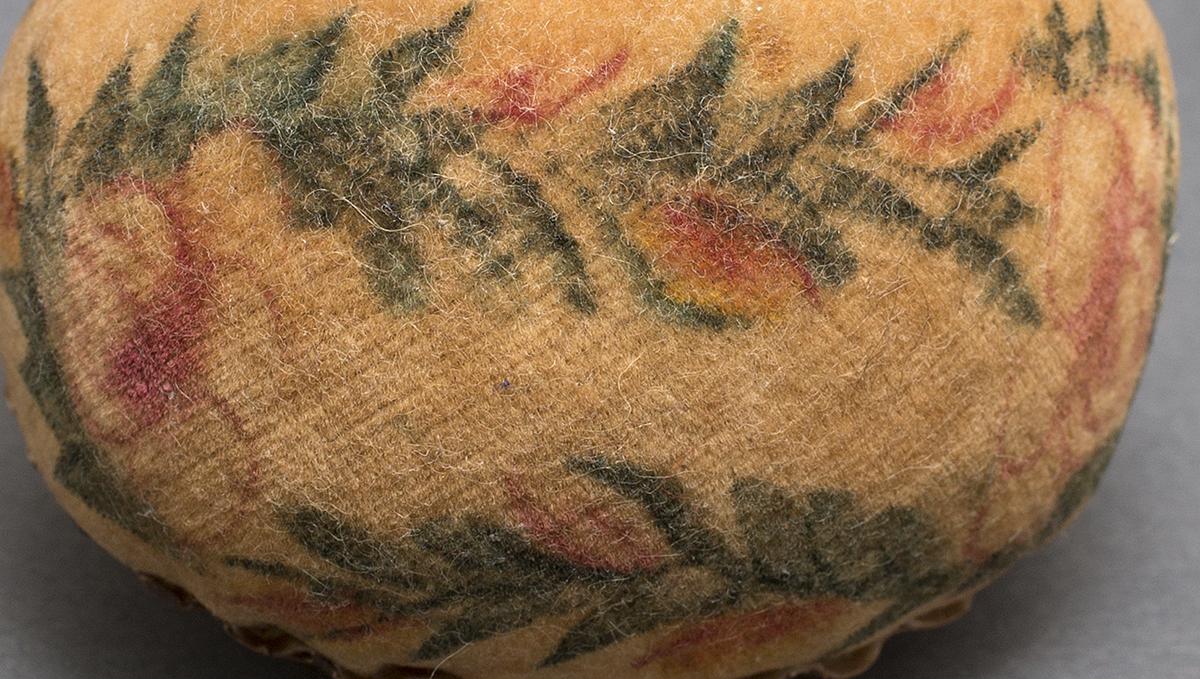 1958.2965 Pincushion, Front, Detail