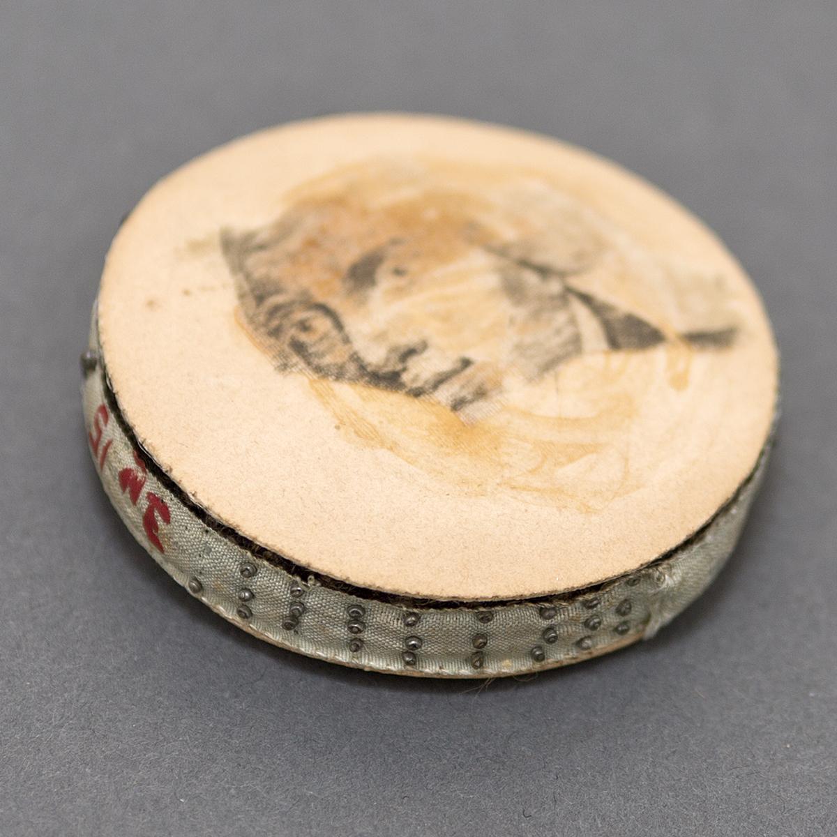 1958.2966 Pincushion, Side