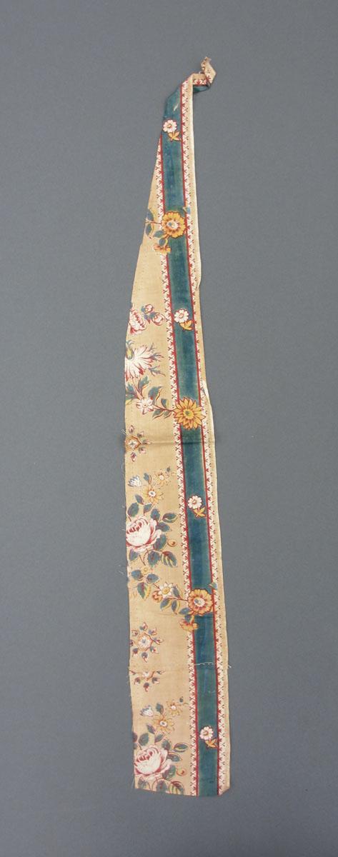 1969.5766.009 textile, printed, reverse