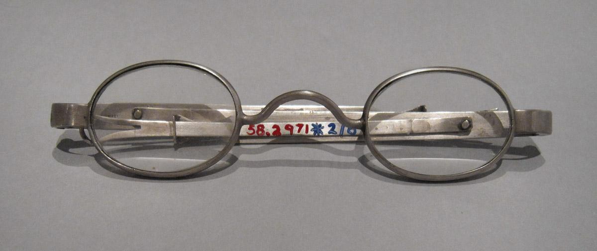 1958.2971 Spectacles