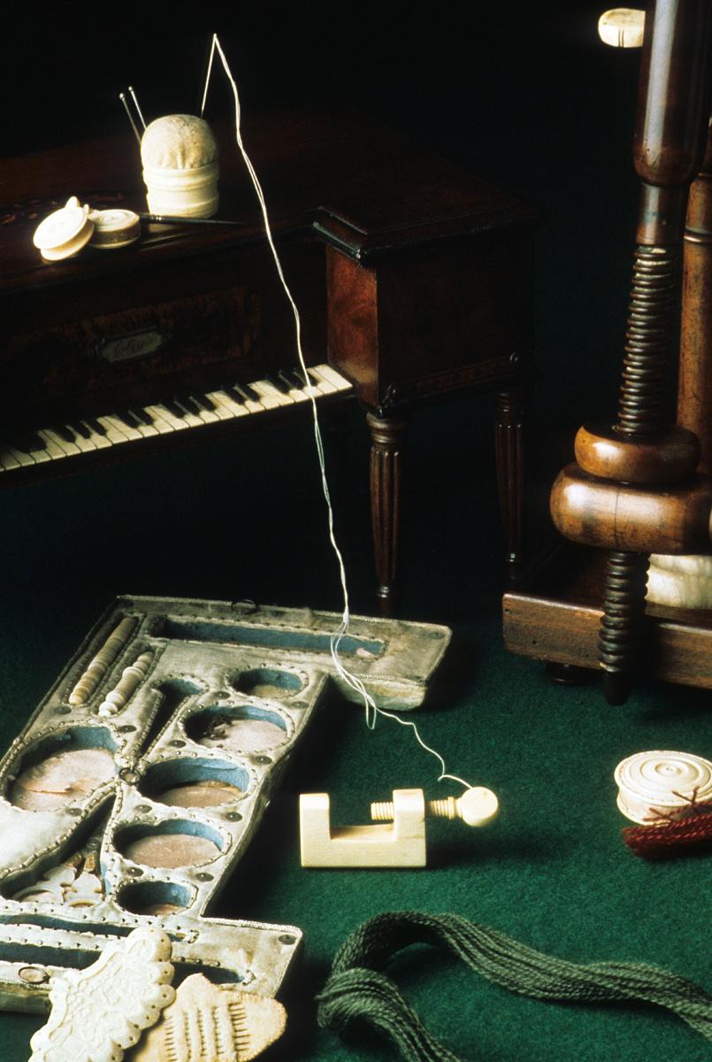 1958.2974, 1961.1026 A-DD Embroidery Stand and Sewing Box, Detail