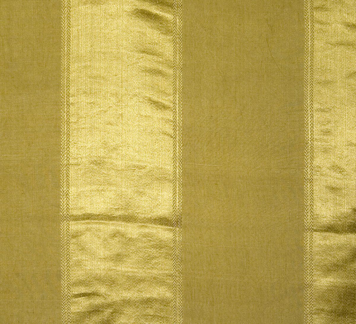 1969.5780.001 Slip Cover, Pattern Repeat