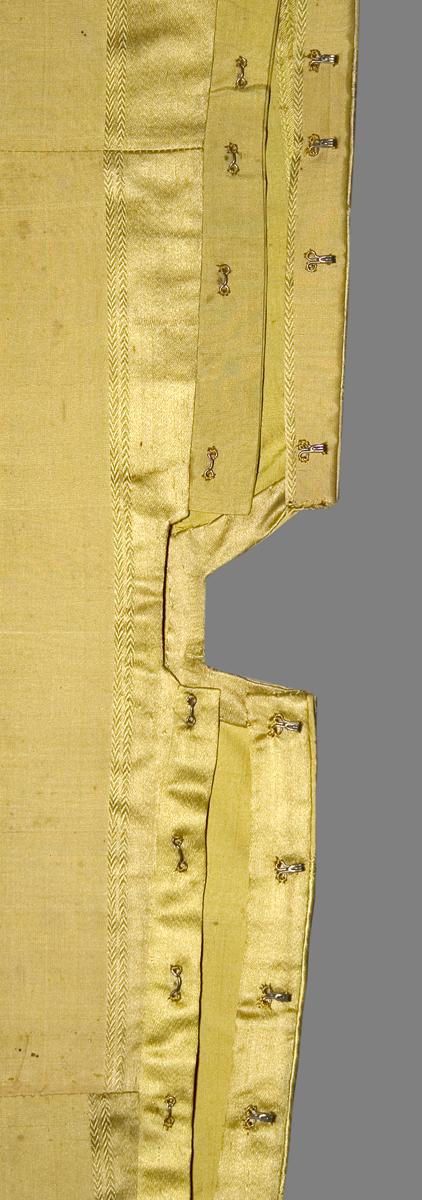 1969.5780.002 Slip Cover, Attchment Detail