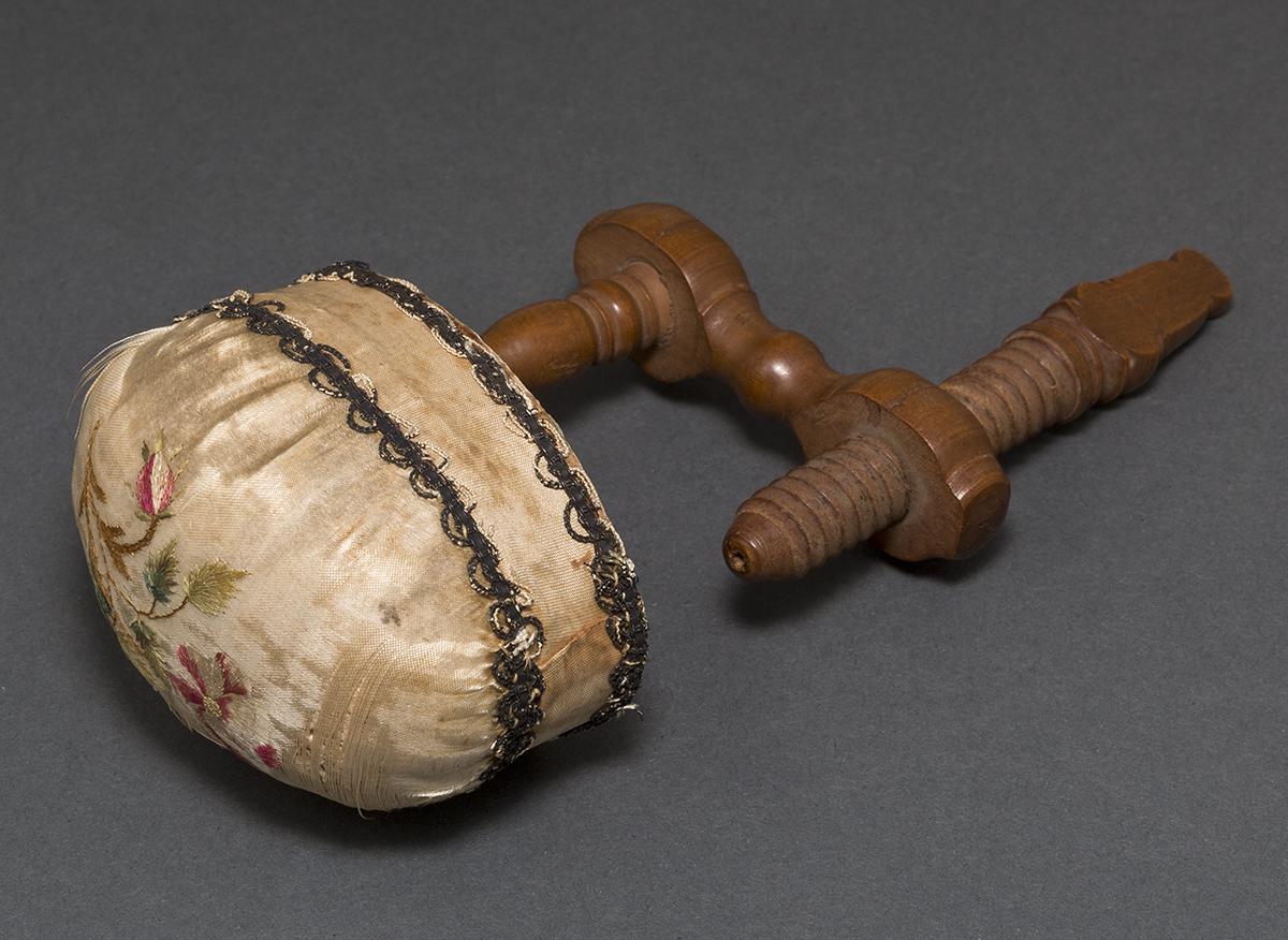 1958.2976 Pincushion Clamp