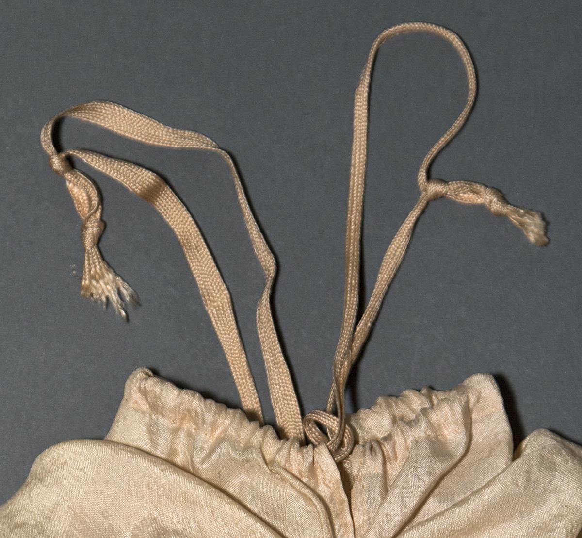 1958.2978 Bag, Detail 2