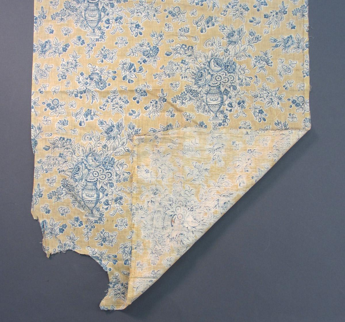 1969.5782.003 Textile, printed folded corner