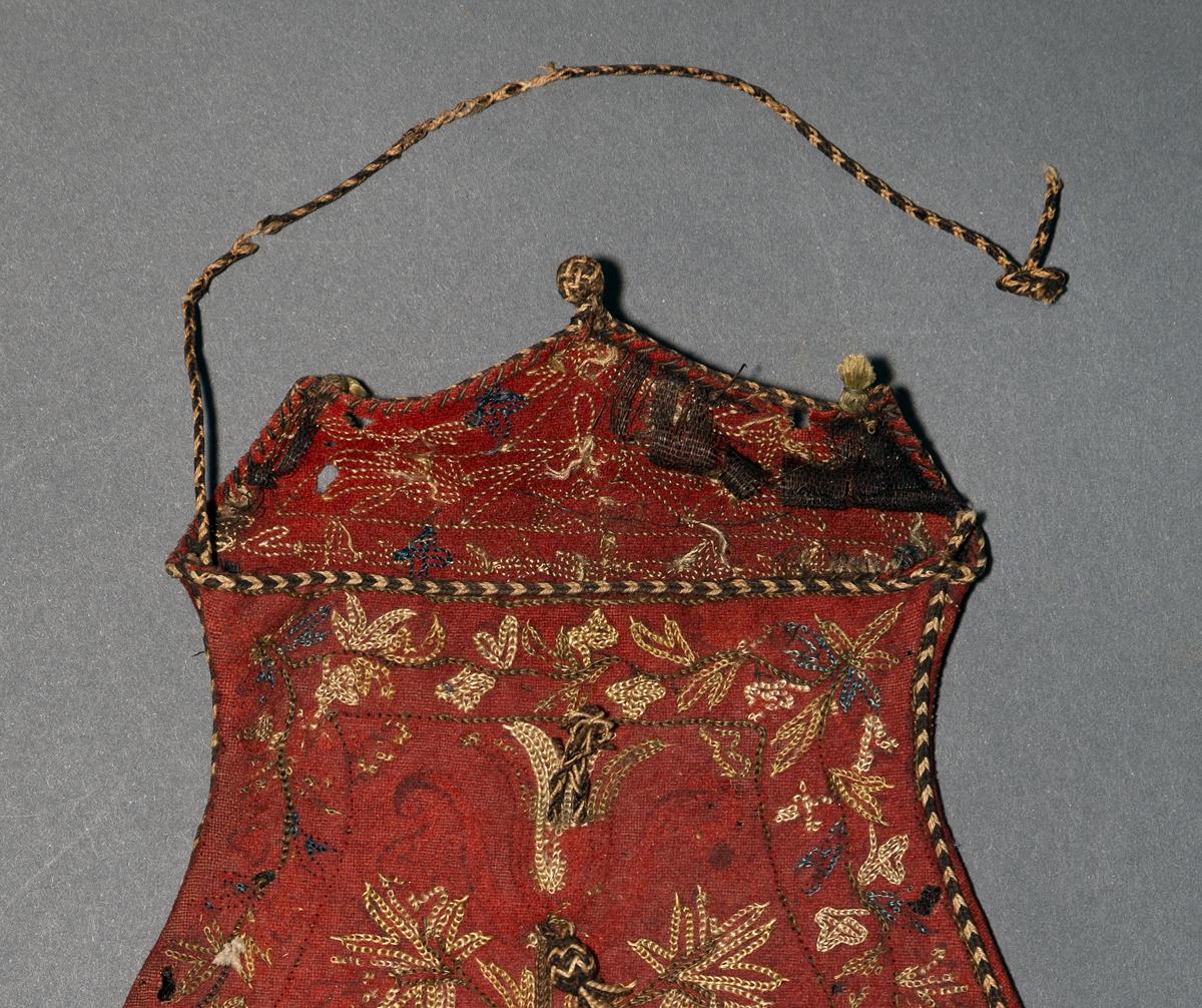 1958.3019 Purse, Inside