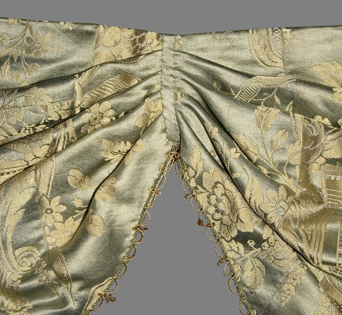  1957.1321.001 A-C Window Hanging, Valance with Tails or Cascade, Center Detail