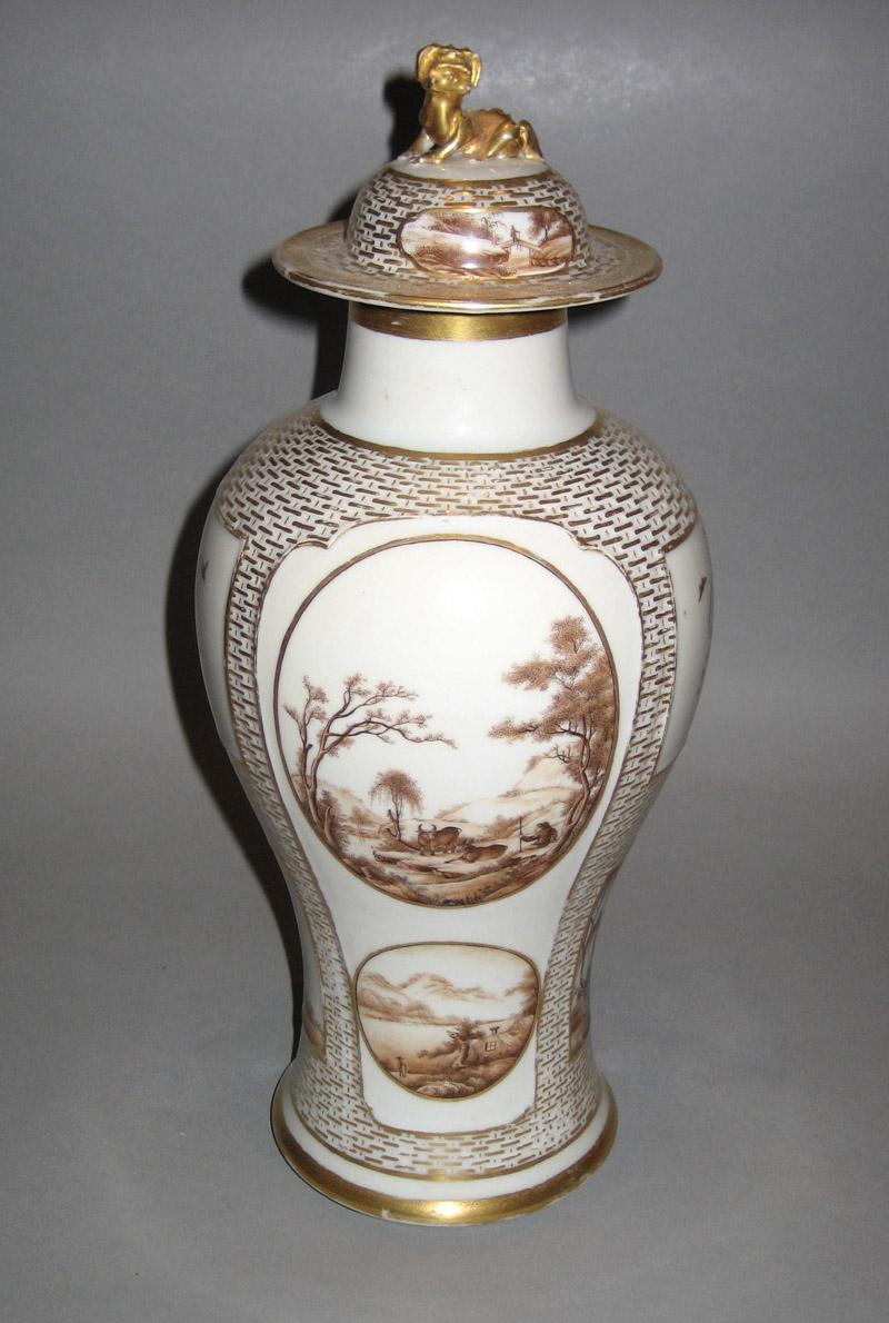 1958.3062 Garniture