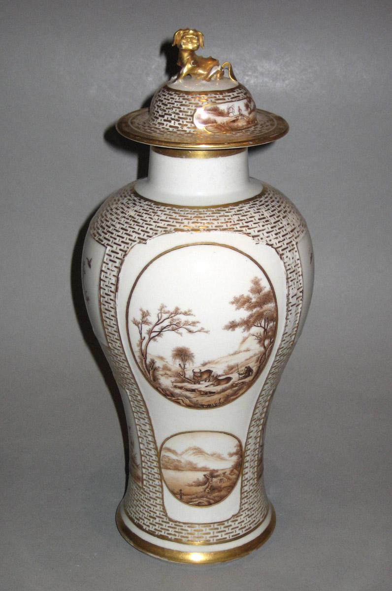 1958.3063 Garniture