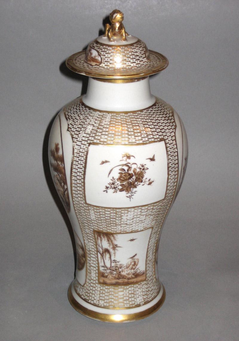 1958.3064 Garniture view 2
