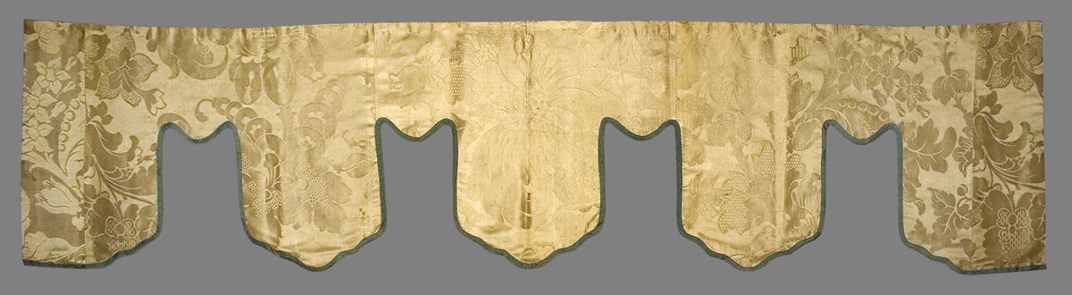 1969.7935.002 Window Hanging, Valance