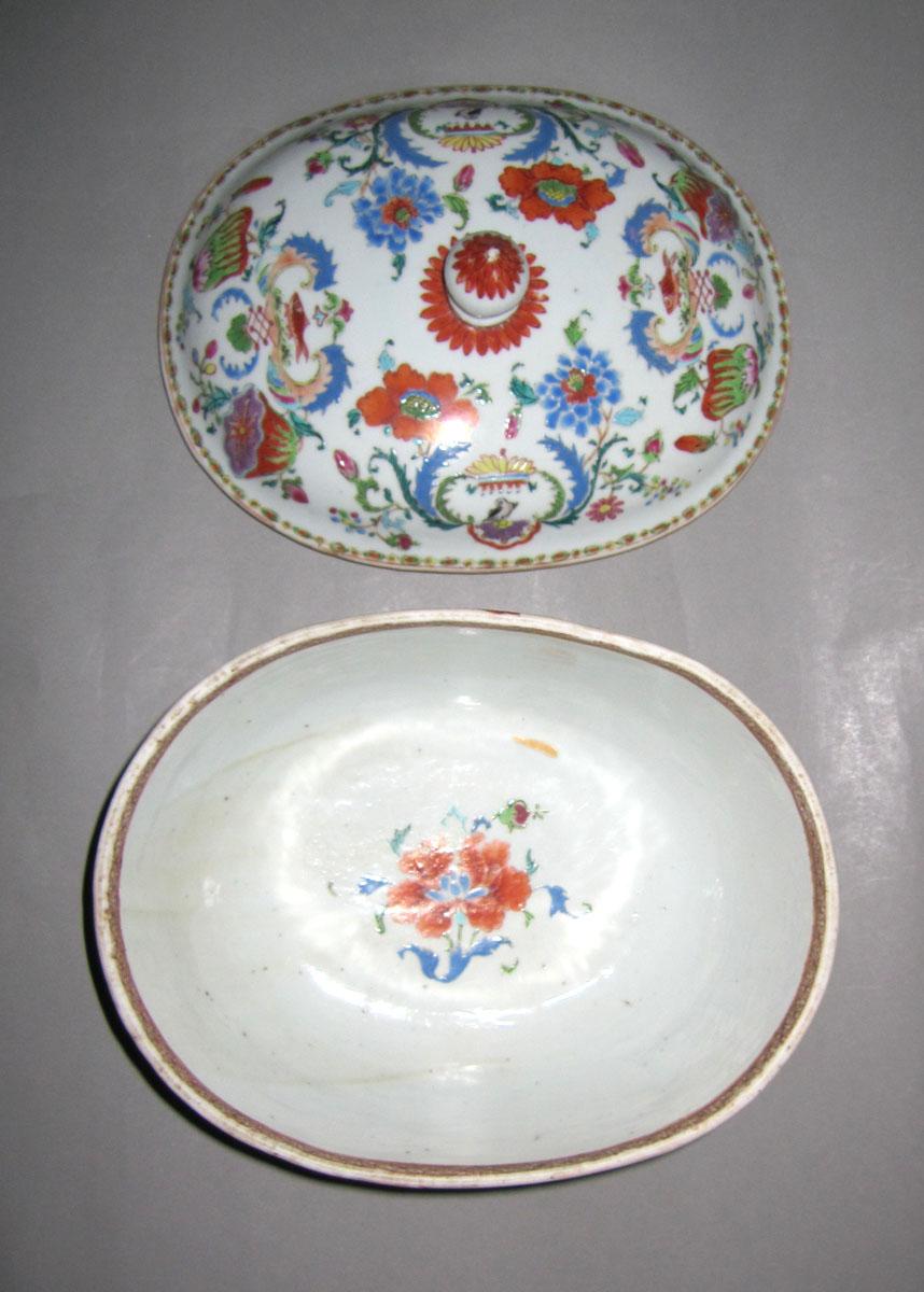 1958.3068 A, B Porcelain tureen top