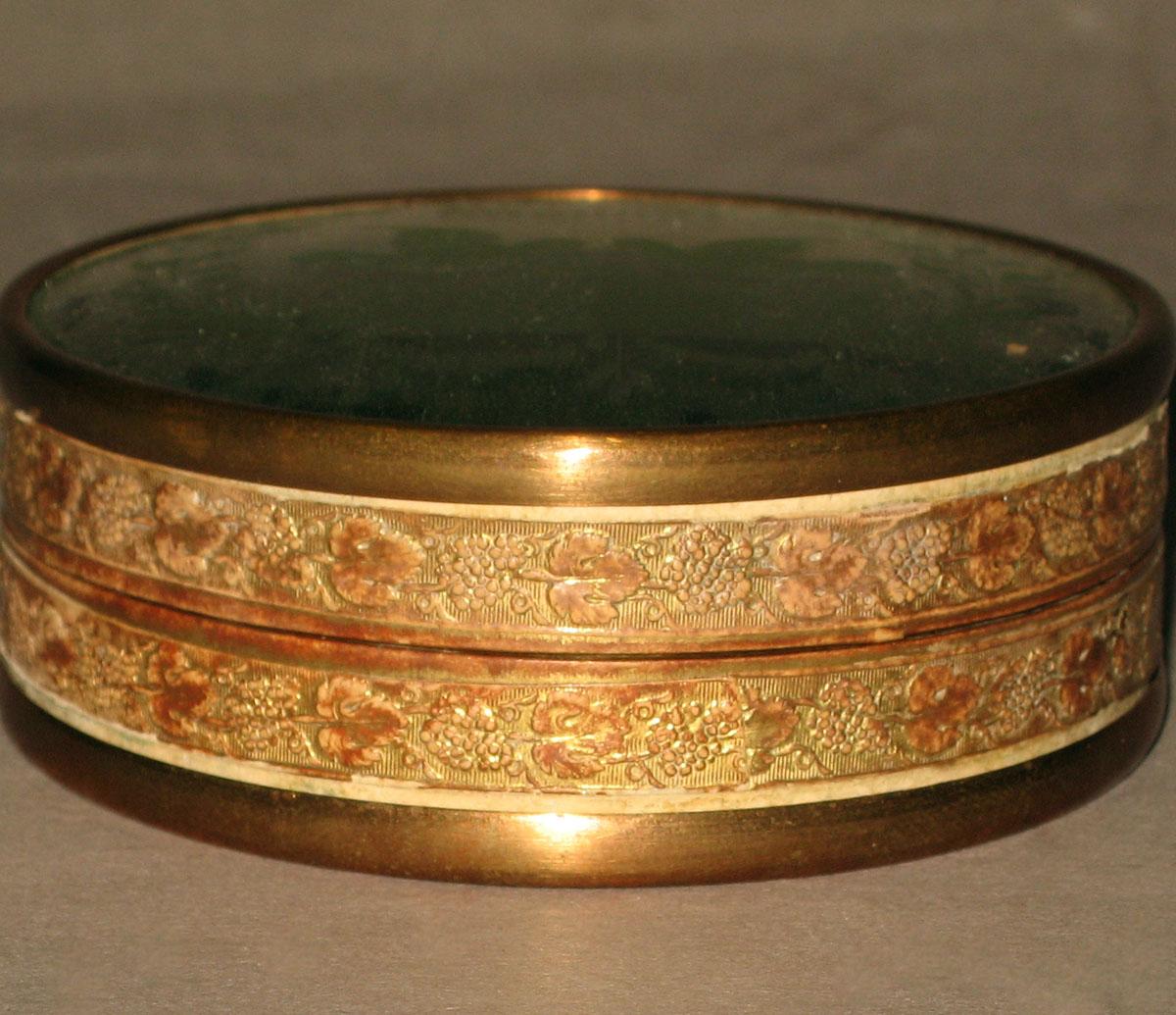 1958.3076 Box (detail)