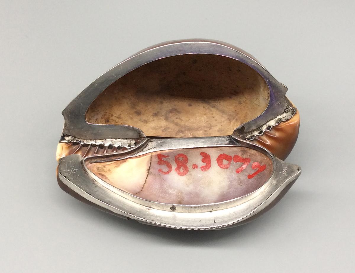 1958.3077 Box, view 4