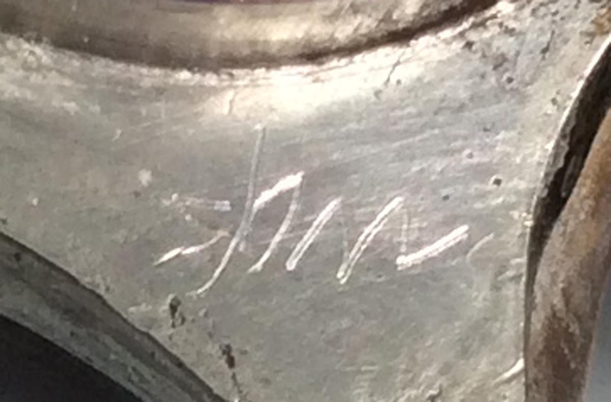 1958.3077 Box, detail 2