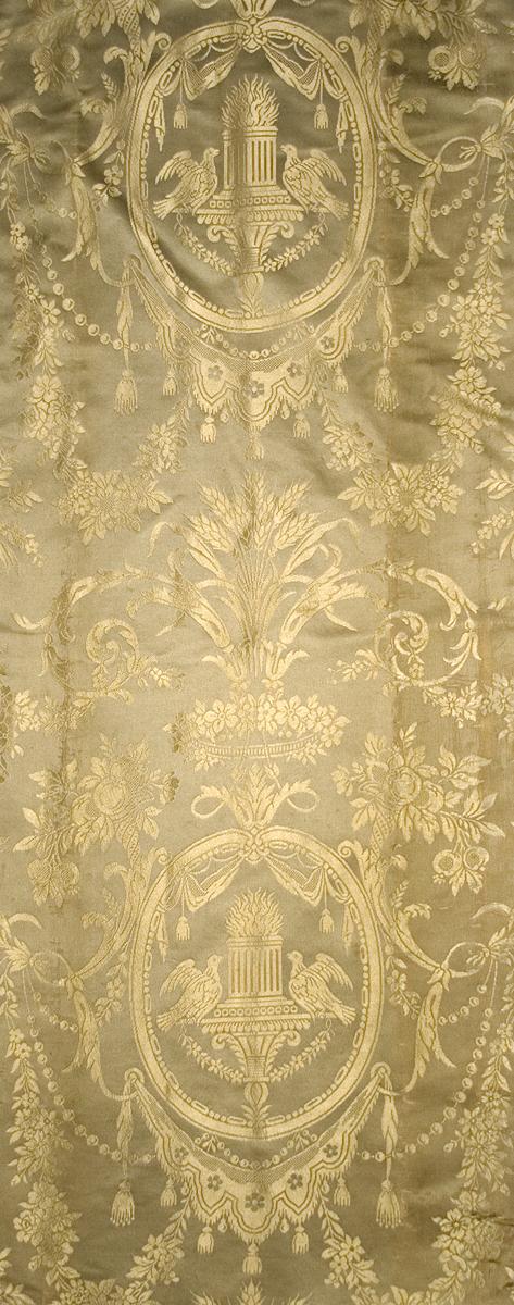 1957.1328.001 Window Hanging, Valance & Tails or Cascade, Pattern Repeat