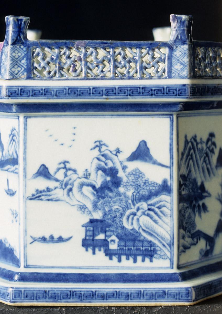 1958.3096 Pagoda, base detail