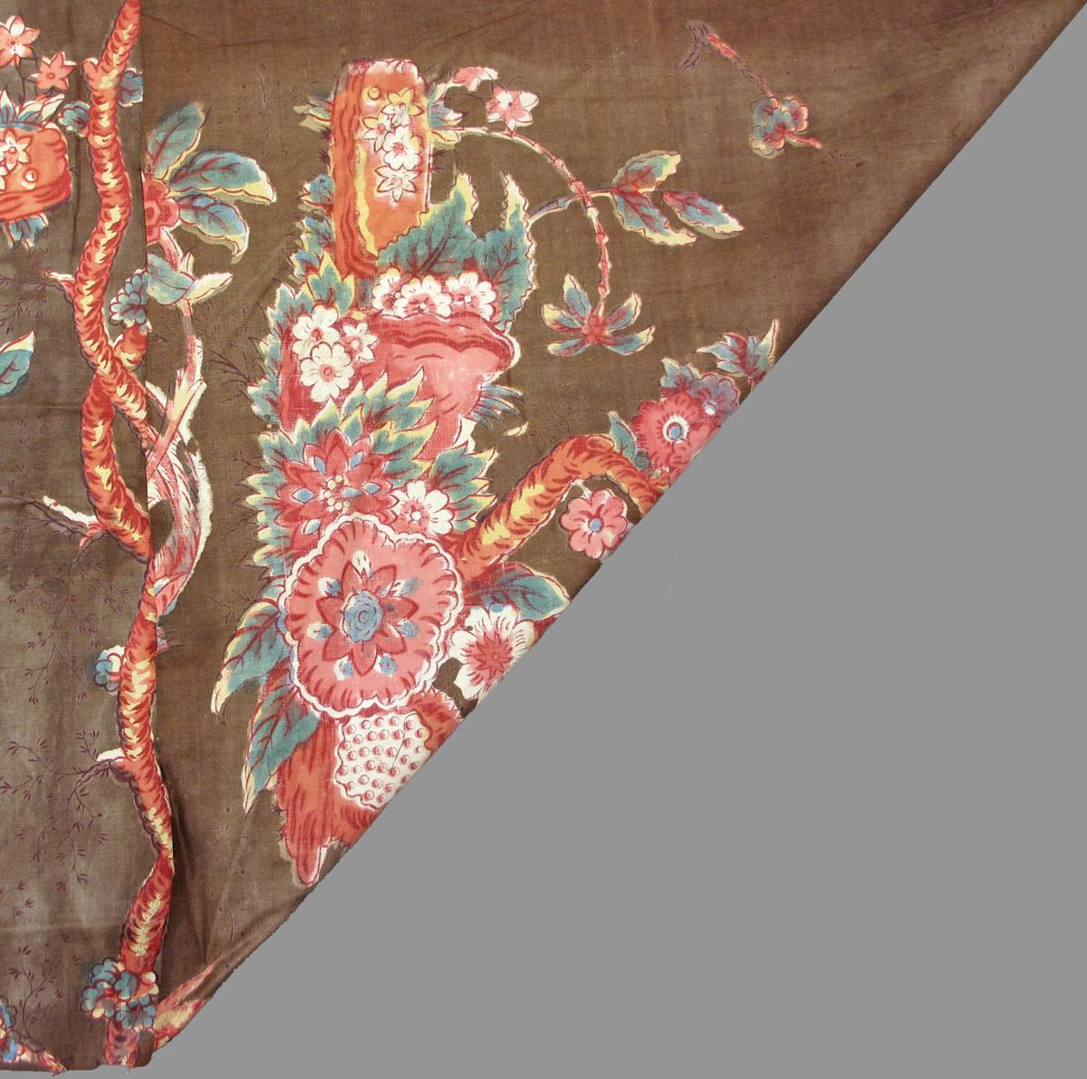 1969.8079.001 textile, printed folded corner