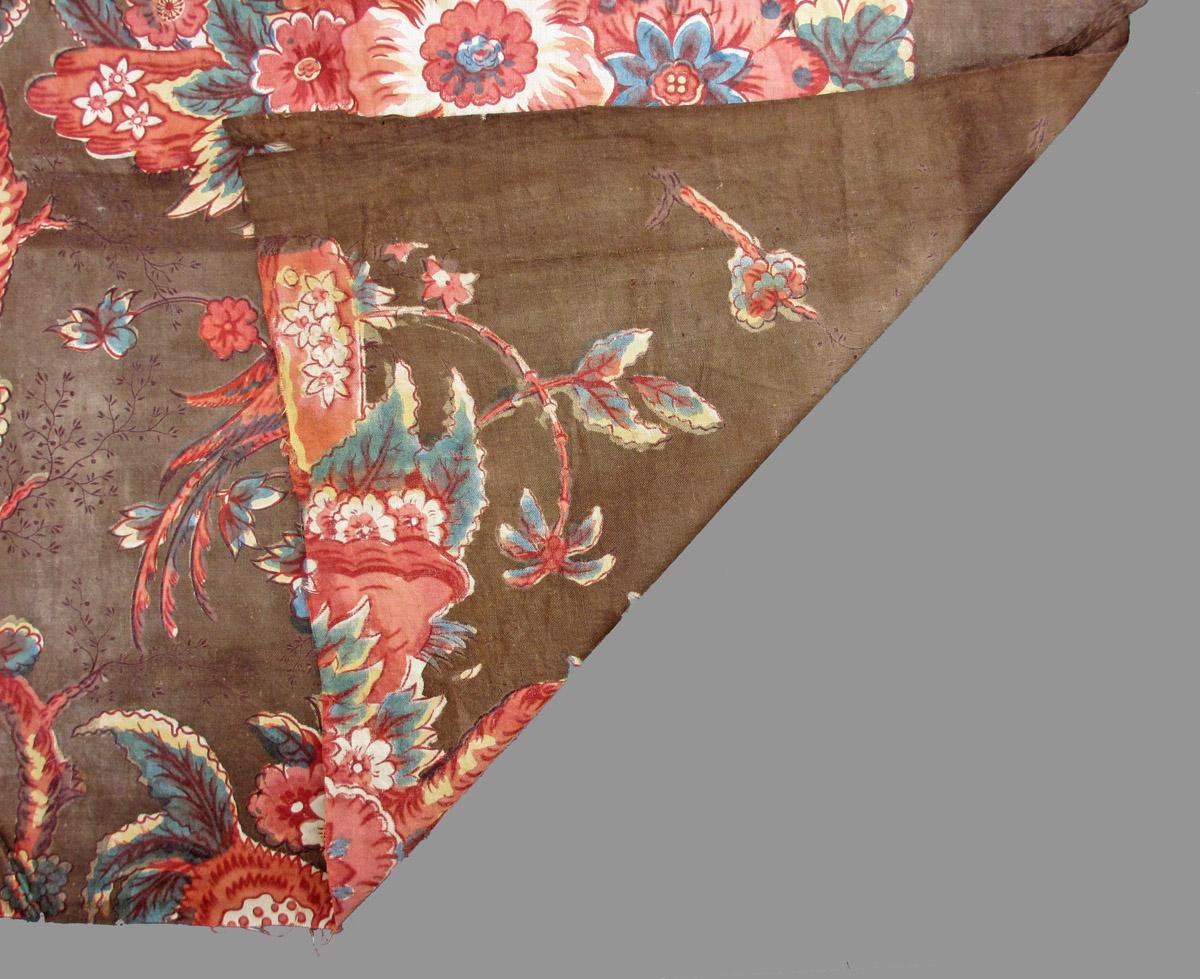 1969.8079.002 textile, printed folded corner