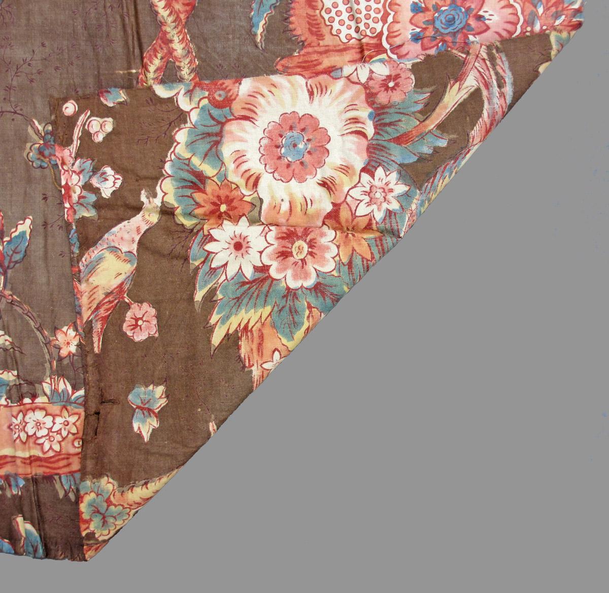 1969.8079.004 textile, printed folded corner
