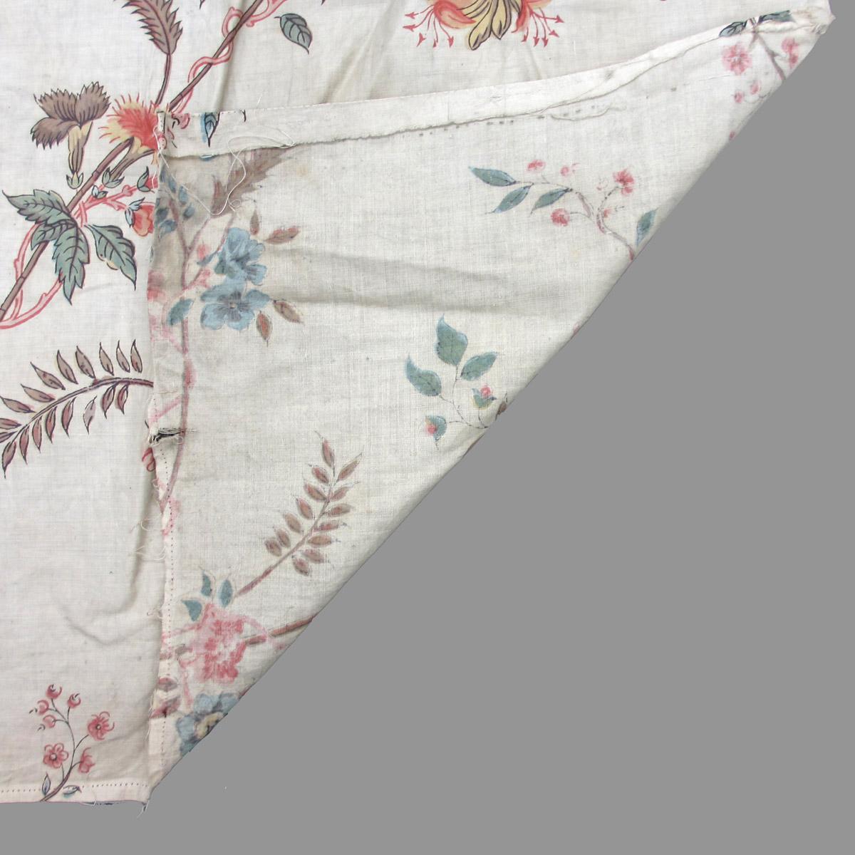 1969.8089 textile, printed folded corner