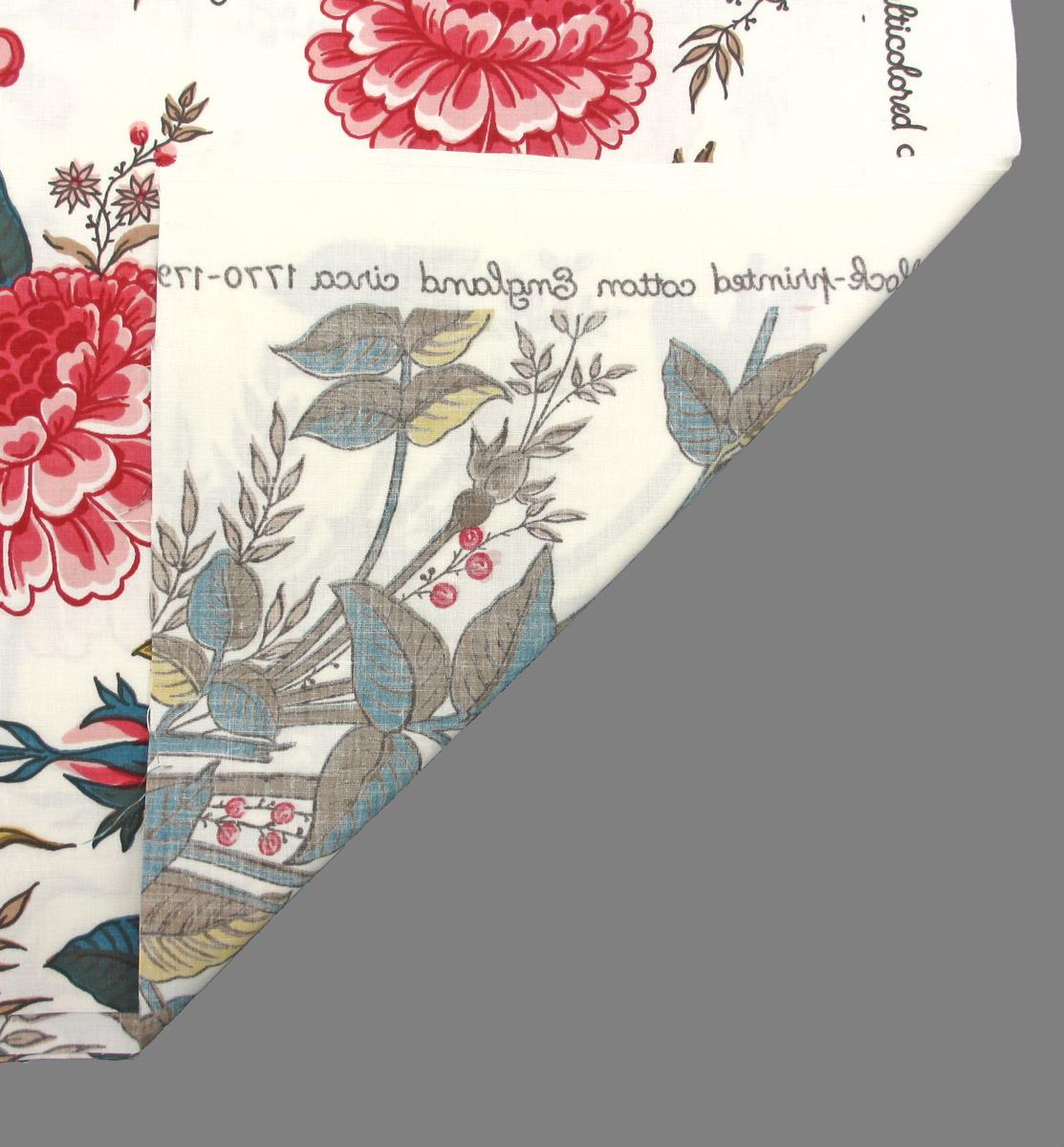 1969.8100.001 textile, printed folded corner