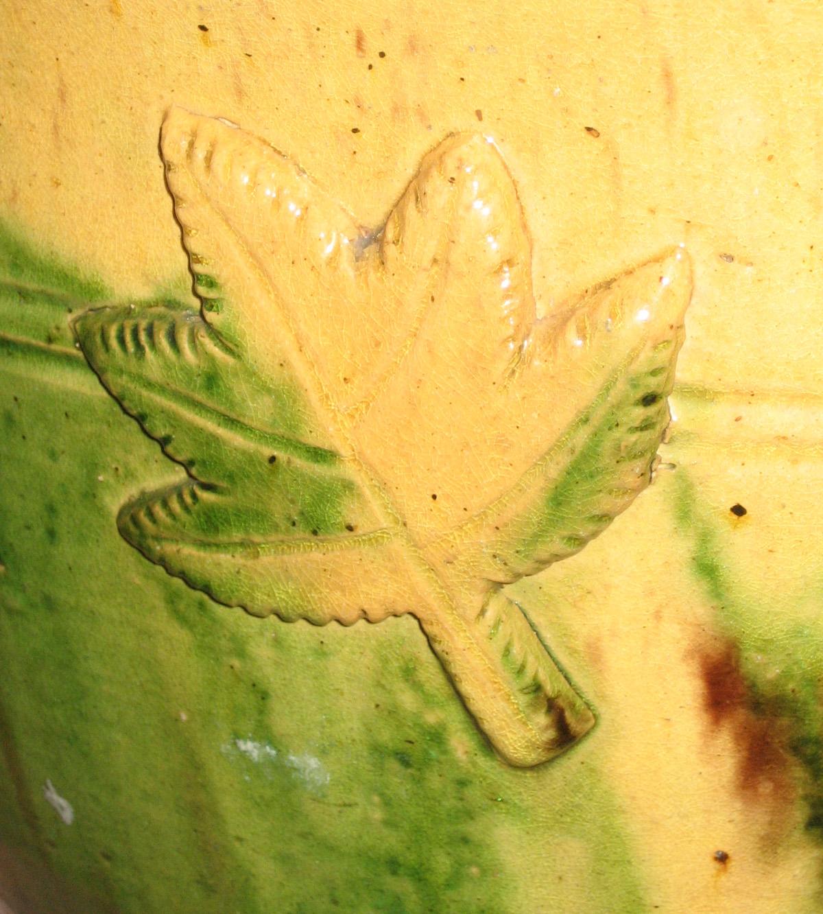 1953.0082 A, B Flower container (detail2)