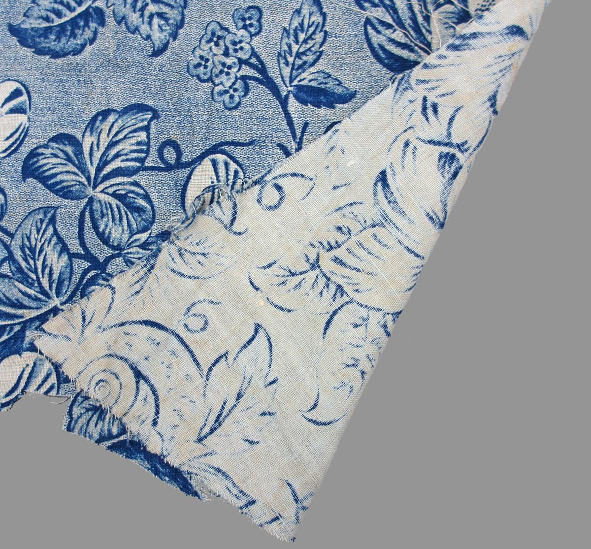1969.8137.002 textile, printed folded corner