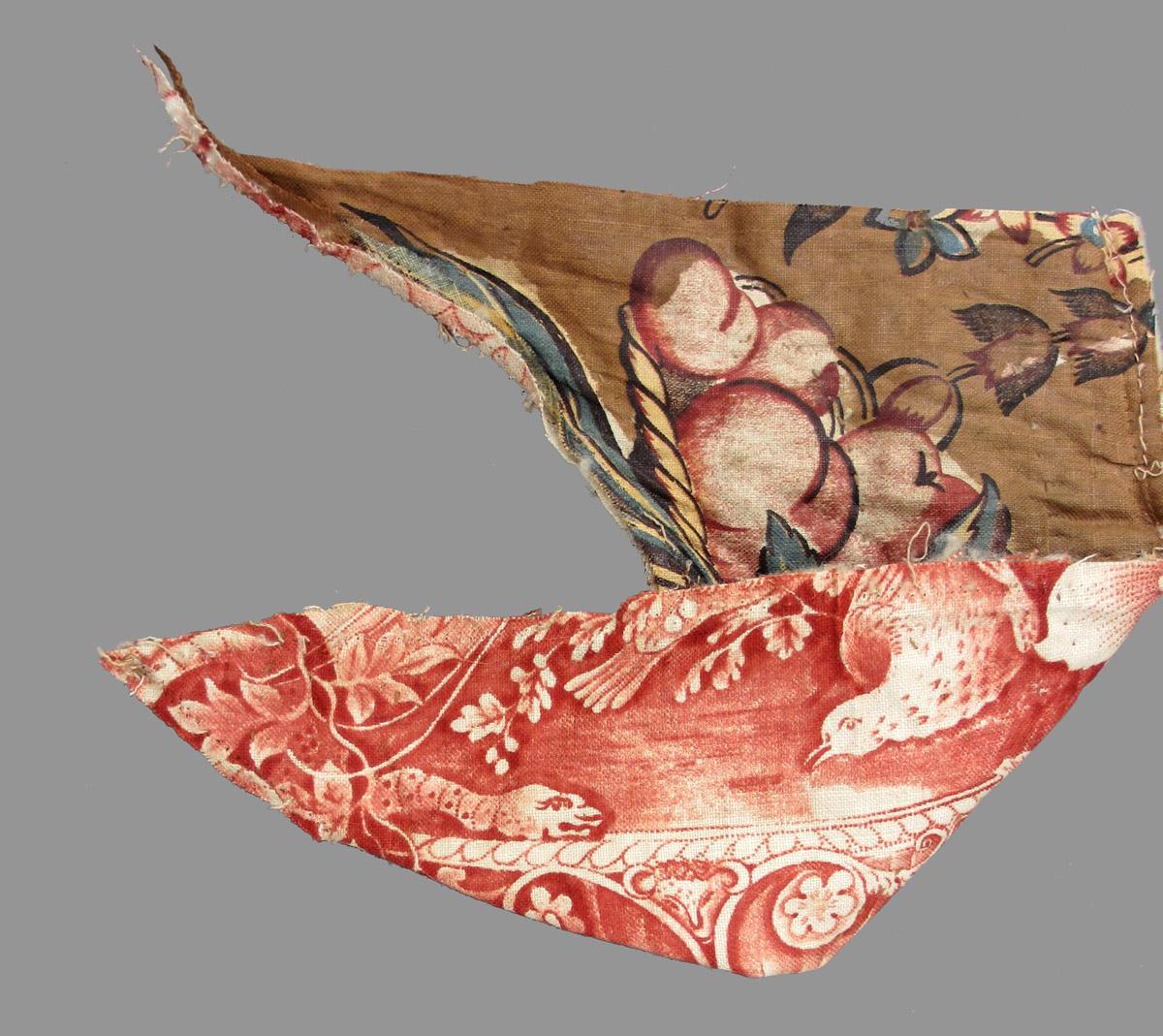 1969.8142.001 textile, printed folded corner