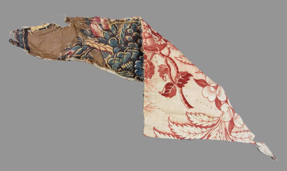 1969.8142.002 textile, printed folded corner