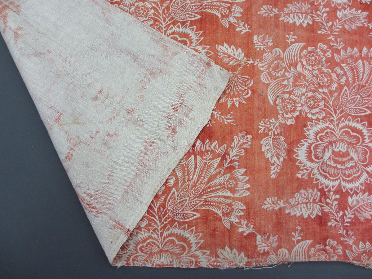 1969.8199.001 Textile, printed folded corner