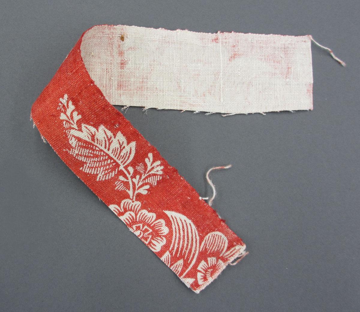 1969.8199.005 Textile, printed folded corner