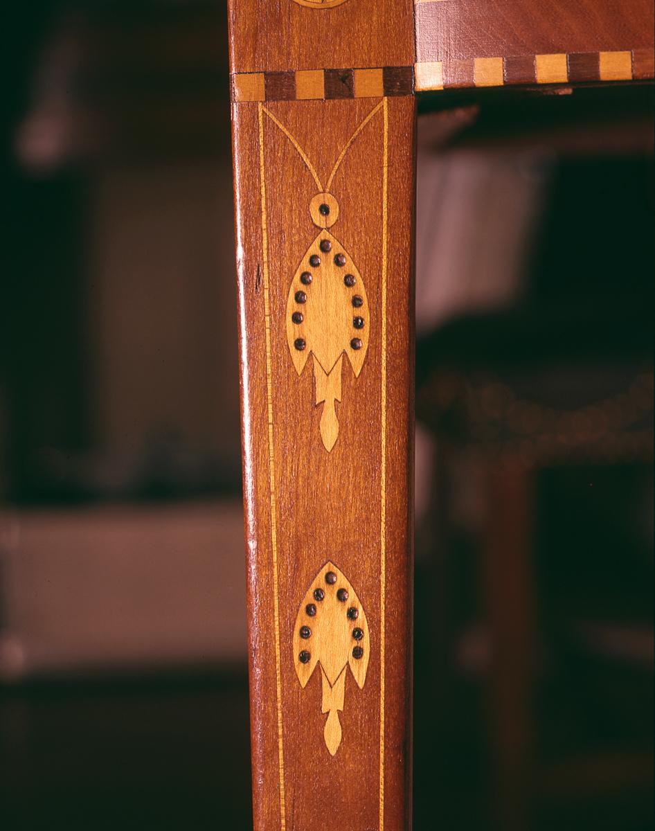 1953.0091 Table, Breakfast table (leg detail)
