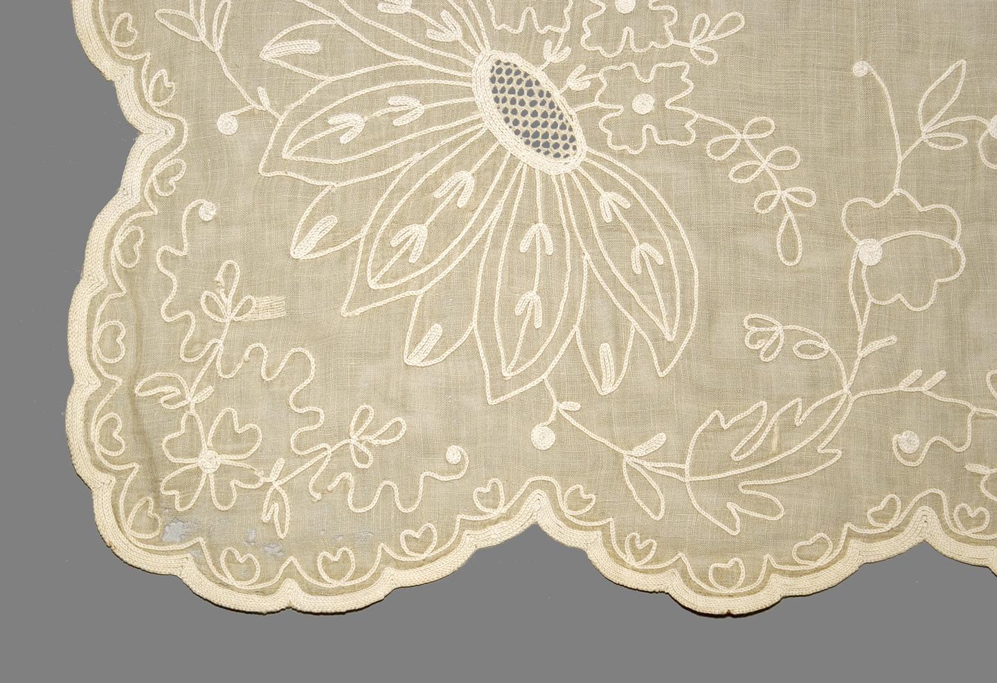 1952.0344.007 A Window Hanging, Side Curtain, Edge Detail