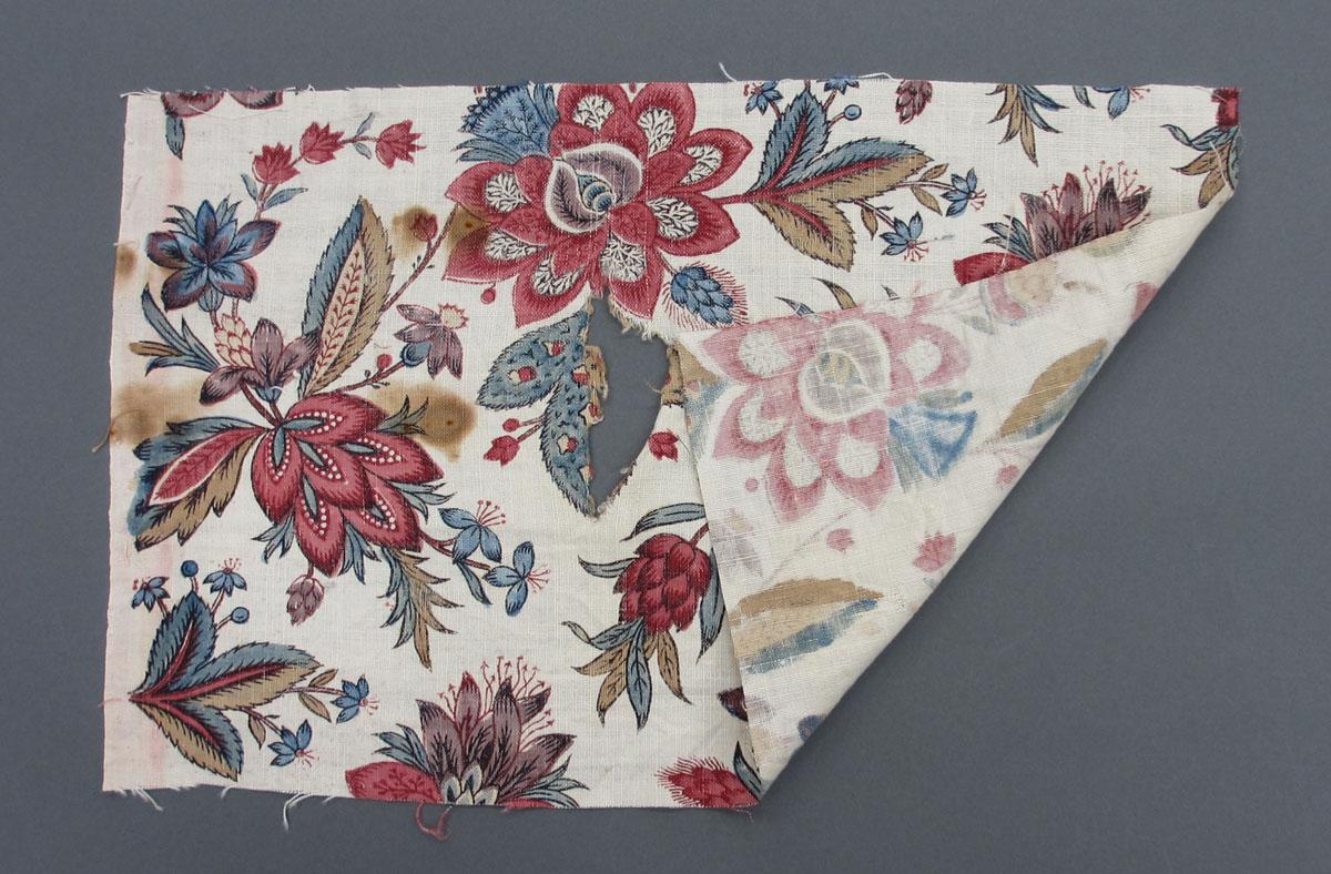 1969.8217.005 Textile, printed folded corner