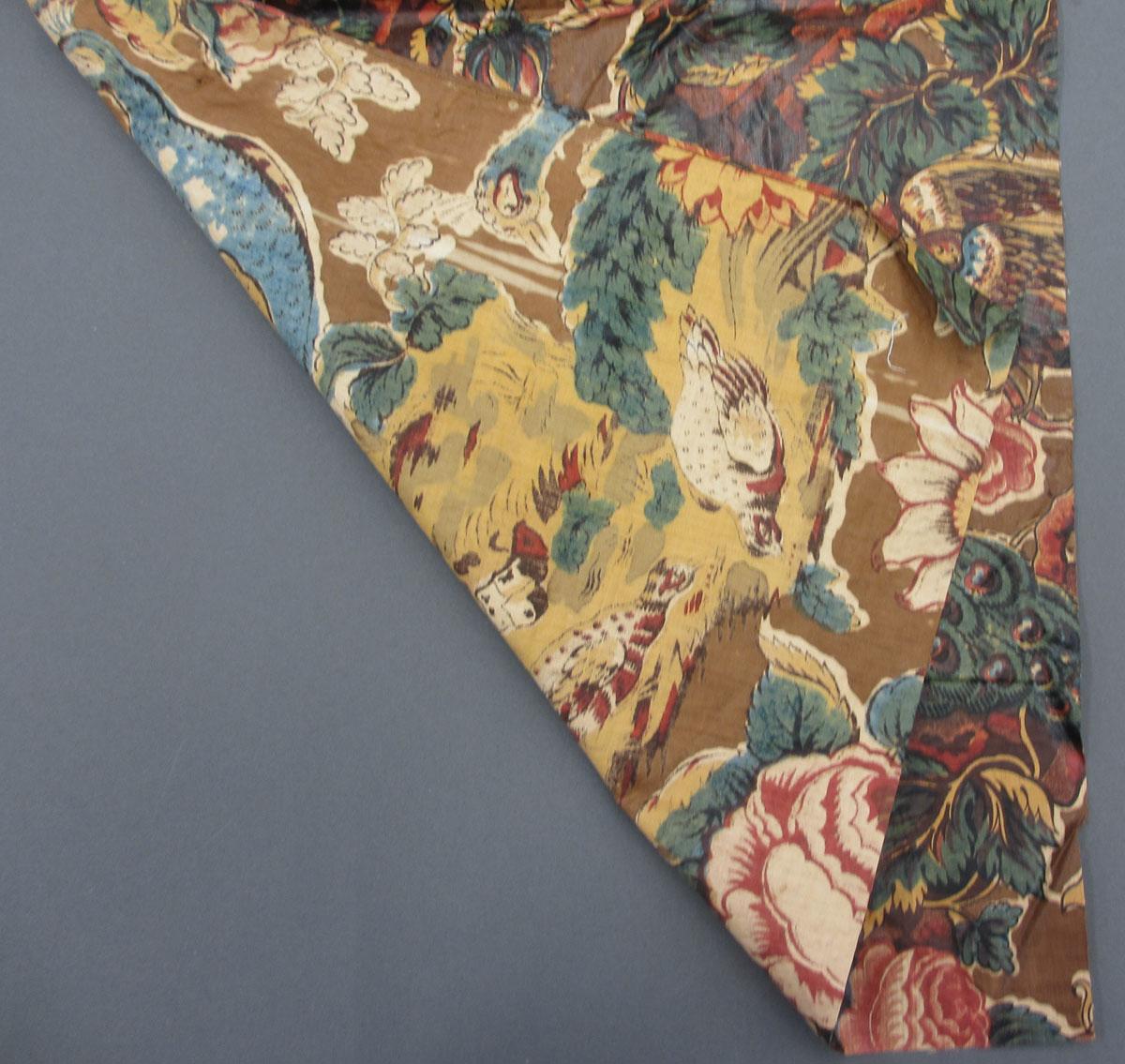 1969.8229.001 Textile, printed folded corner