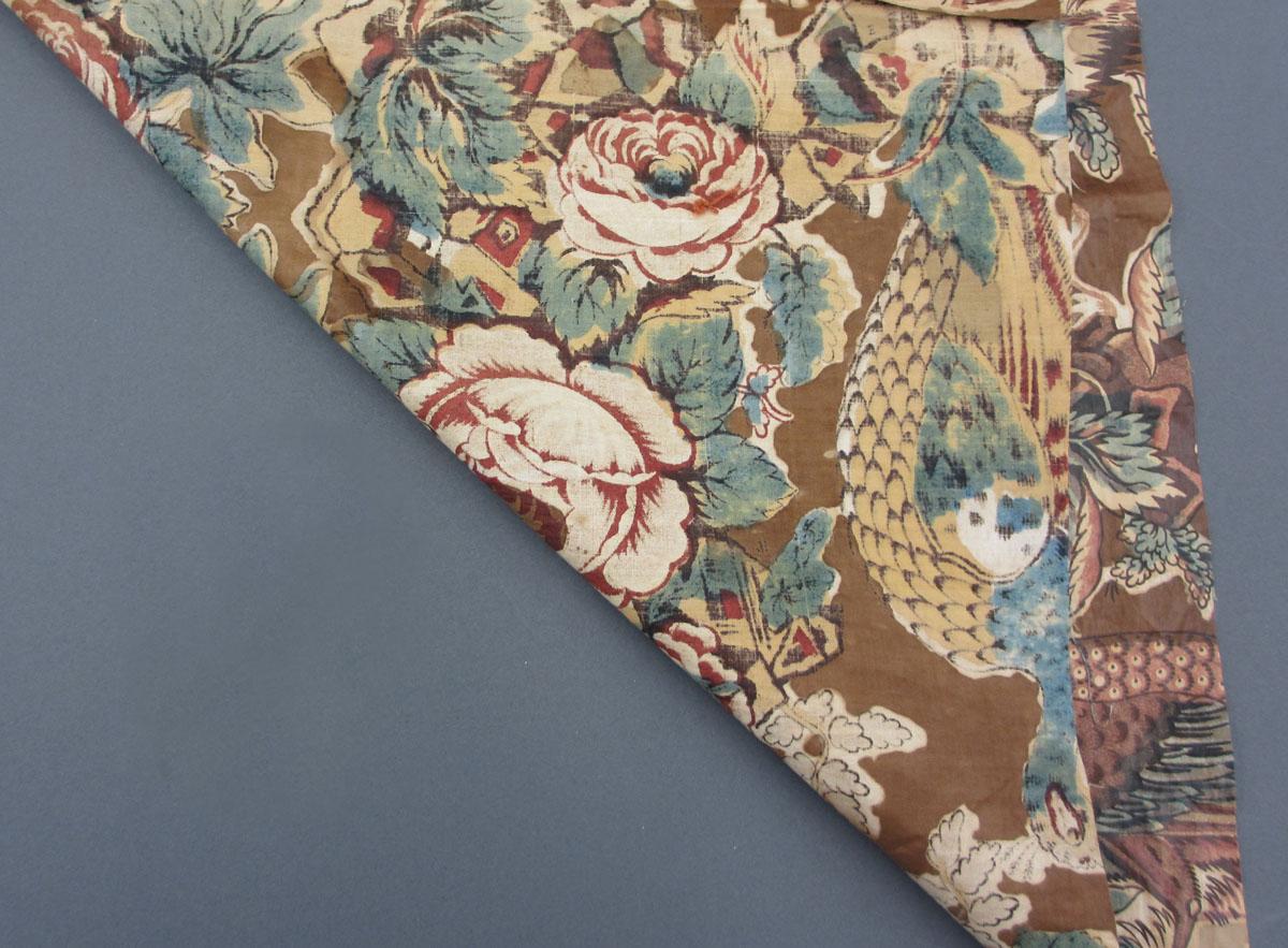 1969.8229.002 Textile, printed folded corner