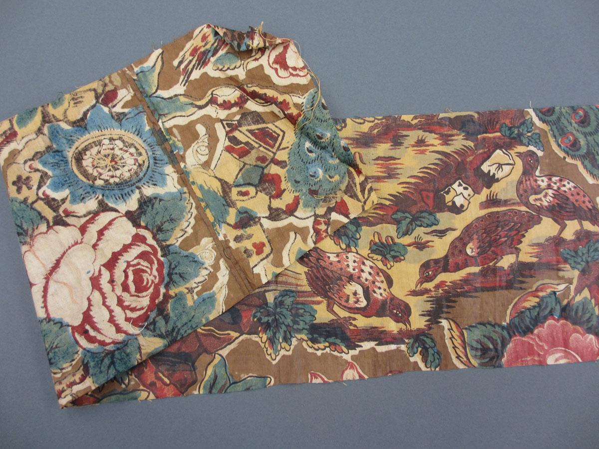 1969.8229.003 Textile, printed folded corner